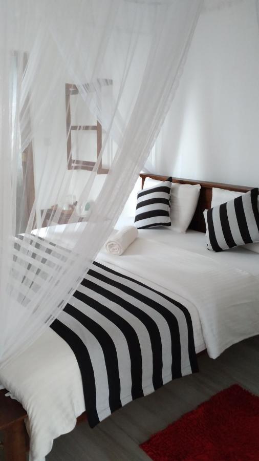 Holly House Homestay Элла Экстерьер фото